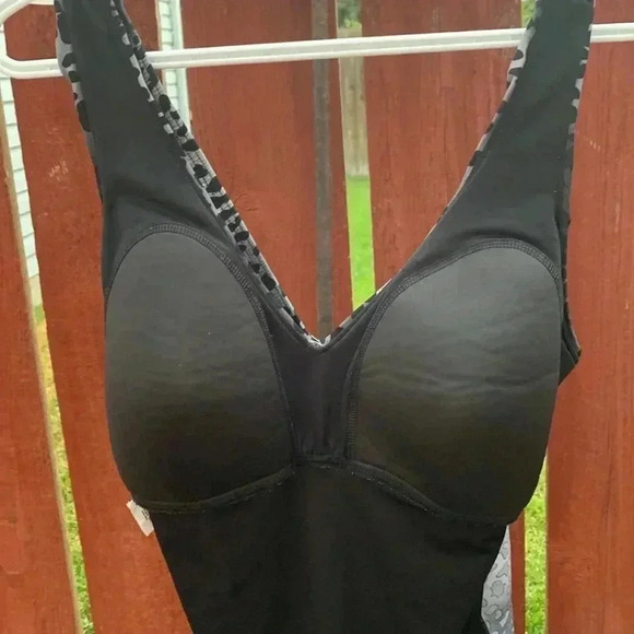 Miracle  suit Size 16DD gray animal print - Picture 5 of 9